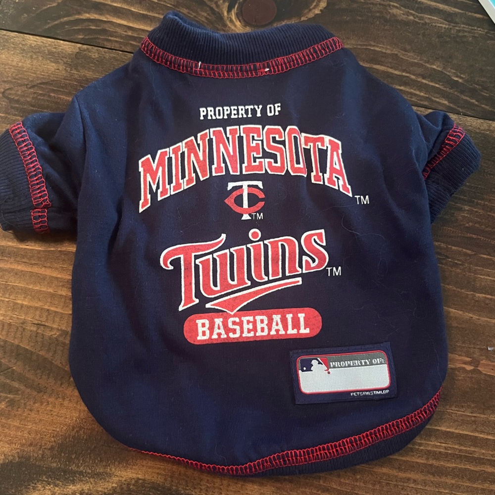 NWT Minnesota Twins dog shirt XS